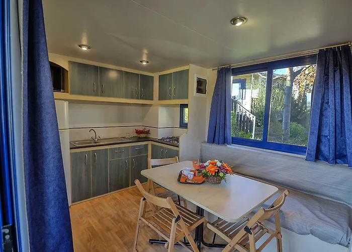 Flaminio Village Park 4*